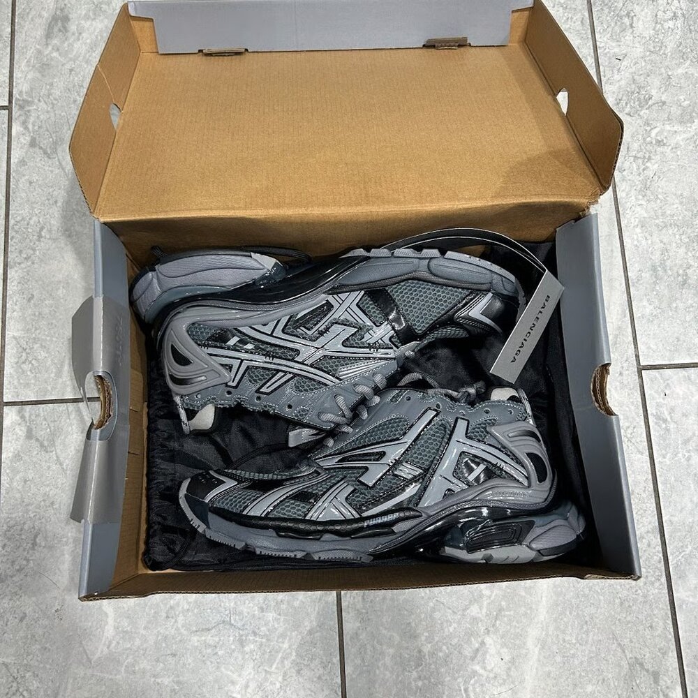 Balenciaga Runner size 44